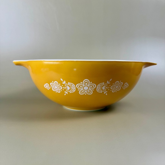 Vintage Pyrex - Butterfly Gold - 4 Qt Bowl - Picture 4 of 16